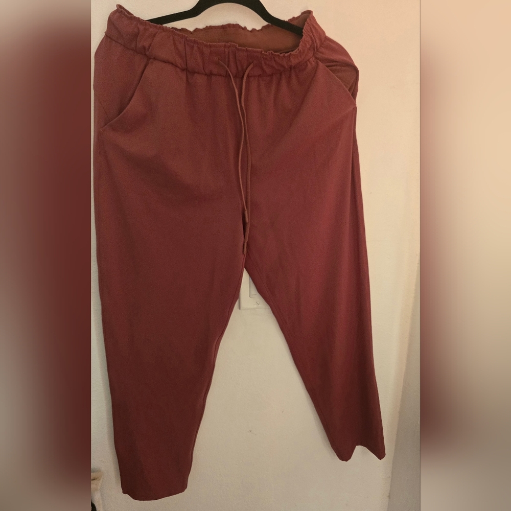 Lululemon Stretch High Rise Pant - Size 8